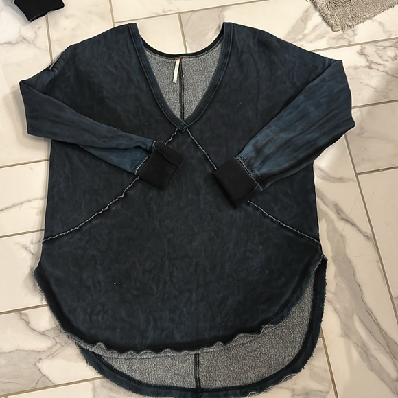 Free people V Neck Sweatshirt - Picture 4 of 4